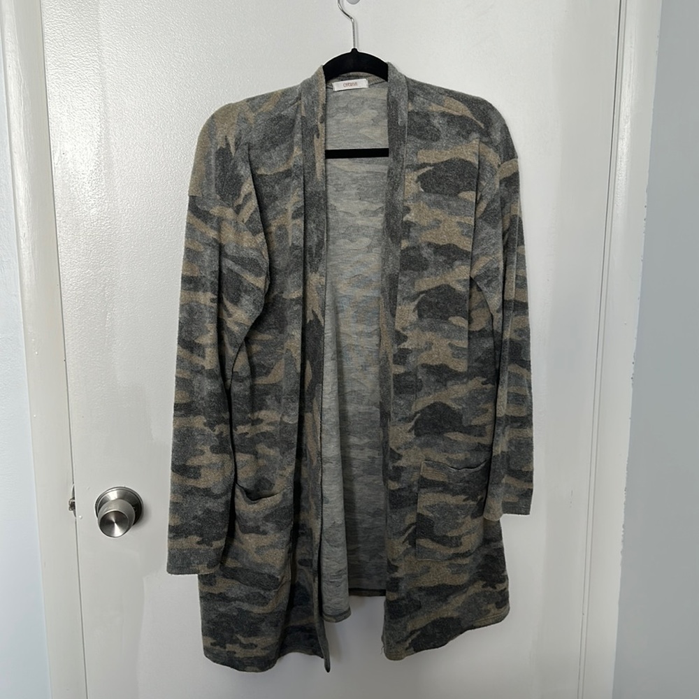 Soft camo cardinal shawl